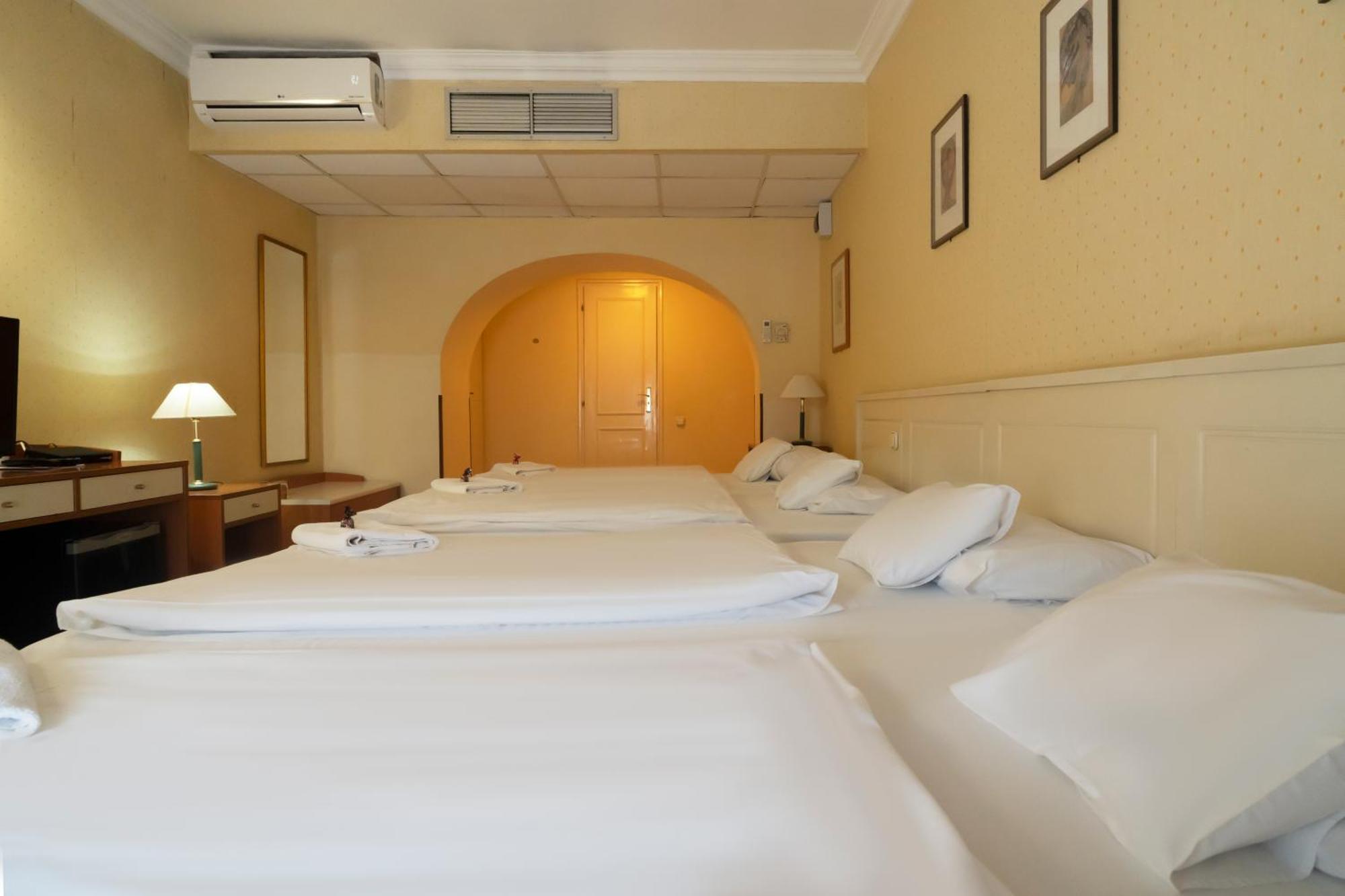 Korona Hotel Nyíregyháza Eksteriør bilde