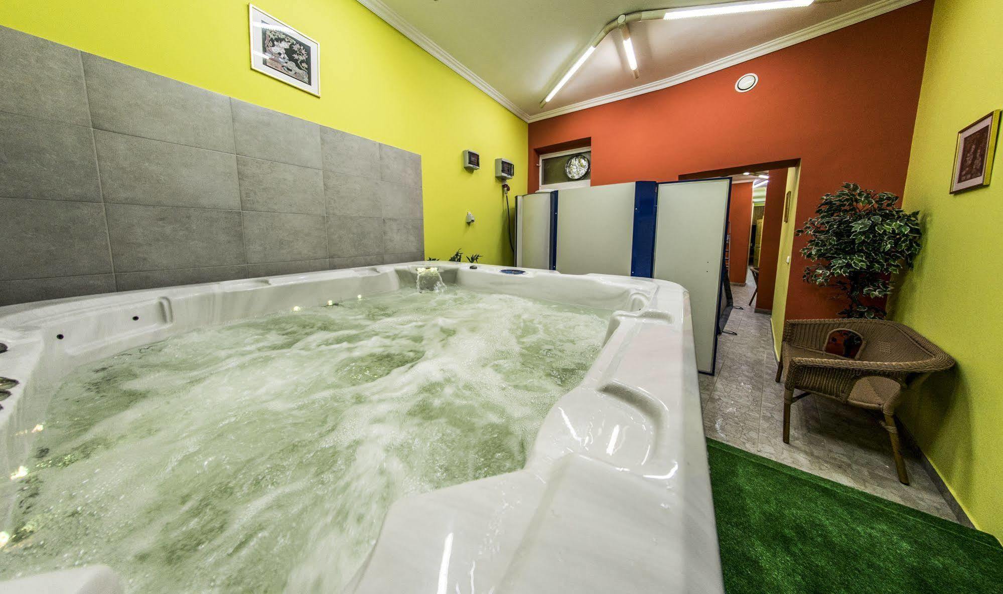 Korona Hotel Nyíregyháza Eksteriør bilde